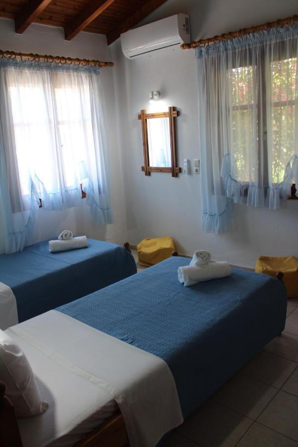 Anastazia Paradise Kolios